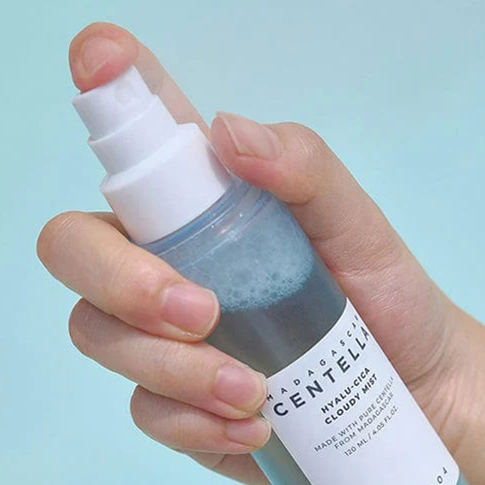 Skin1004 Hydrating Face Mist Madagascar Centella Hyalu-Cica Cloudy Mist - 120 Ml